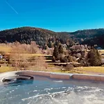 Domek alpejski La Gouleote Spacieuse Maison Type Avec Jacuzzi, Sauna, Petanque *