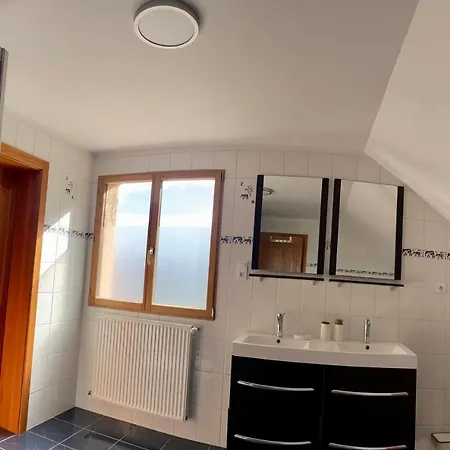 Spacieuse Maison Type Avec Jacuzzi شاليه
