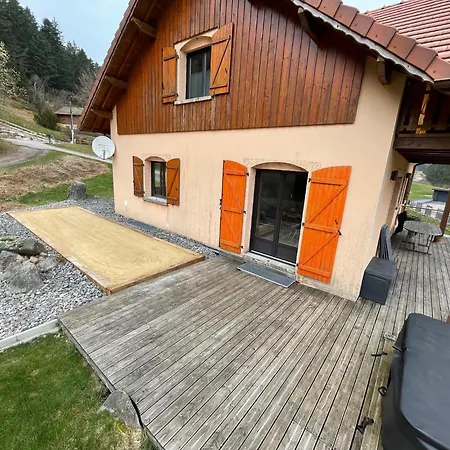 Spacieuse Maison Type Avec Jacuzzi شاليه جوراردُميه